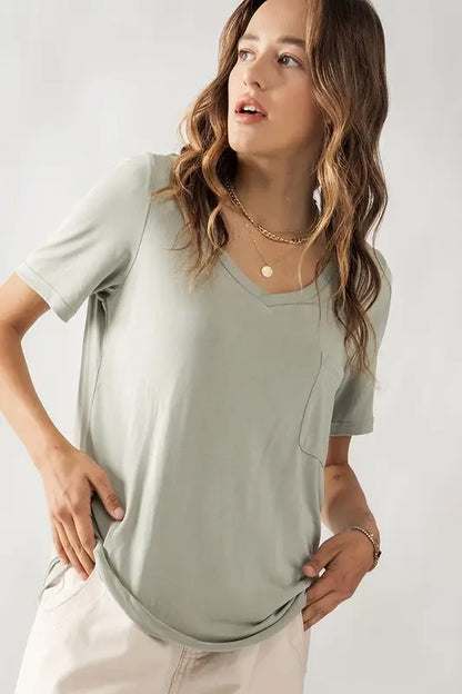 V-neck Pocket tee