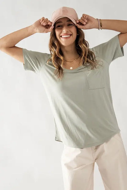 V-neck Pocket tee